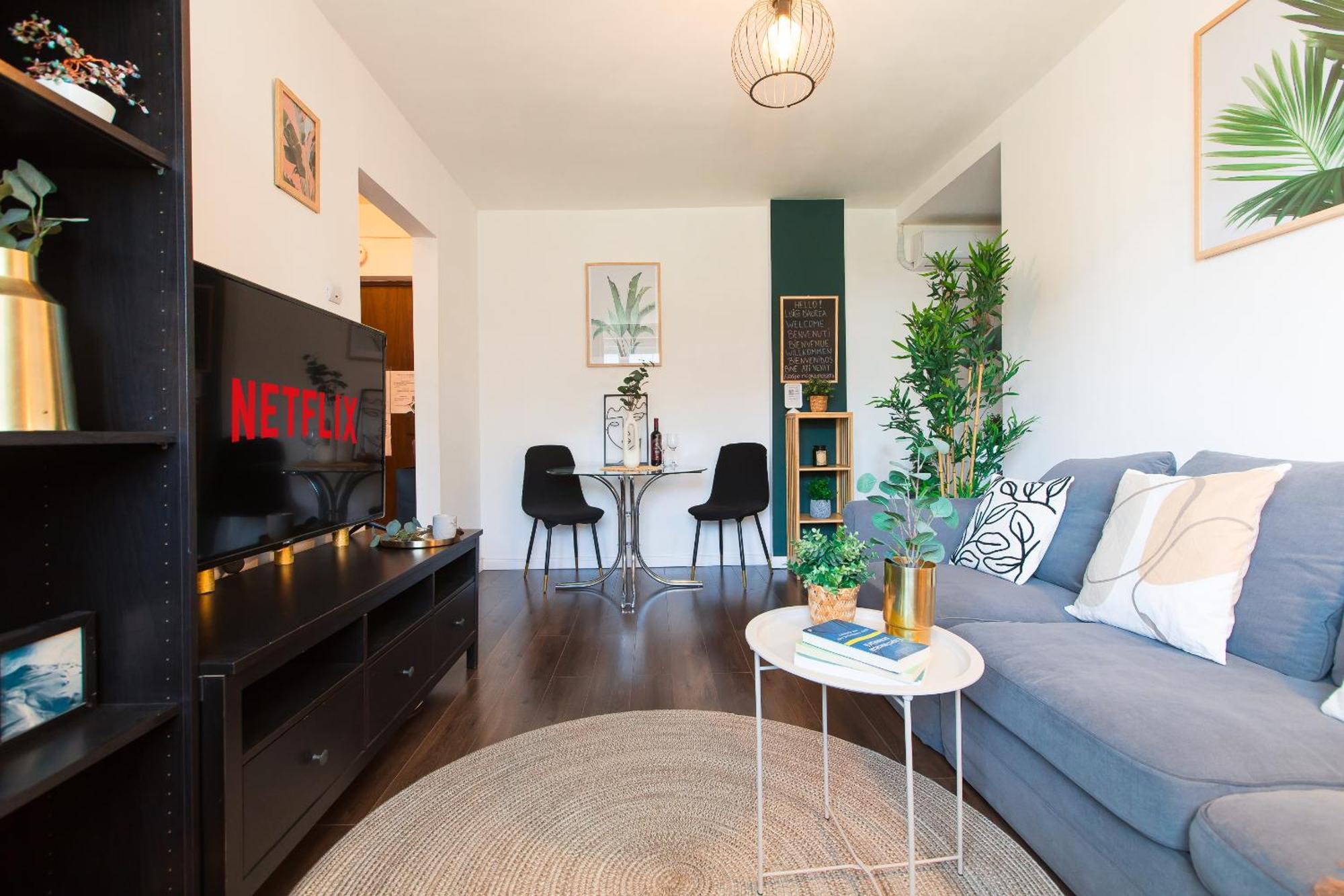 Old Town Apartment With Amazing View From The Balcony 부쿠레슈티 외부 사진