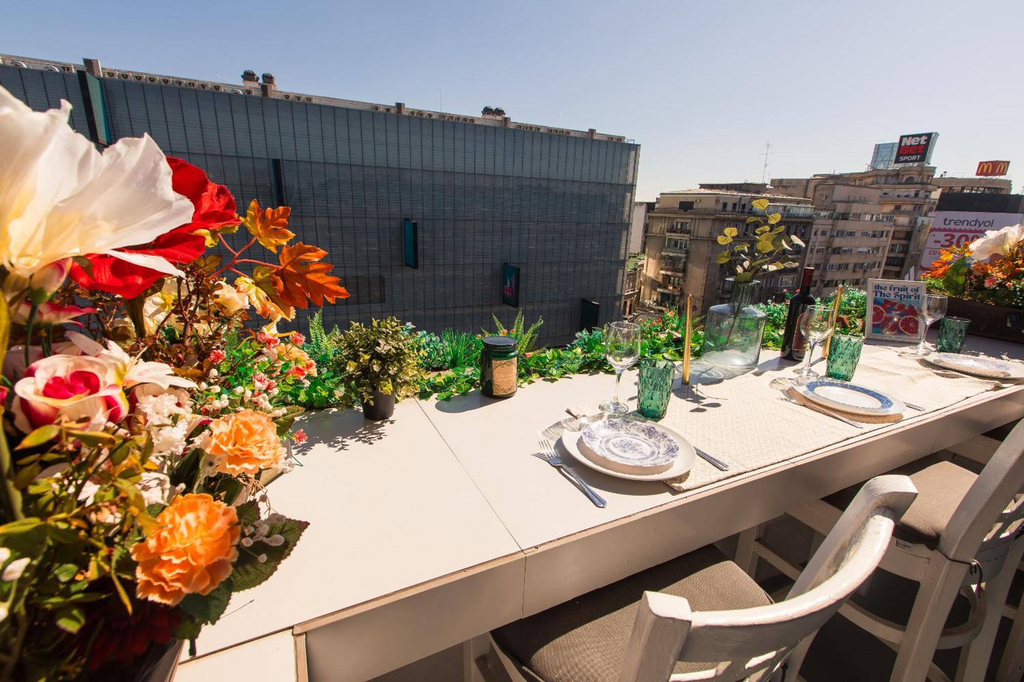 Old Town Apartment With Amazing View From The Balcony 부쿠레슈티 외부 사진