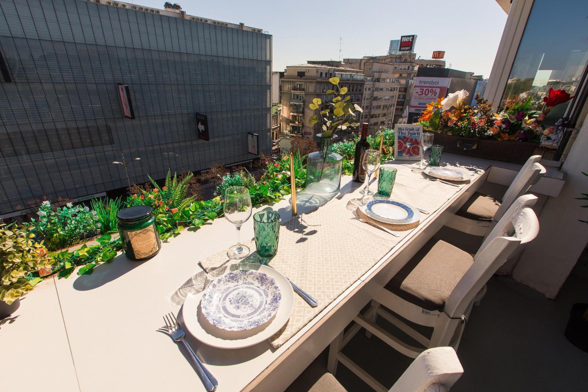 Old Town Apartment With Amazing View From The Balcony 부쿠레슈티 외부 사진