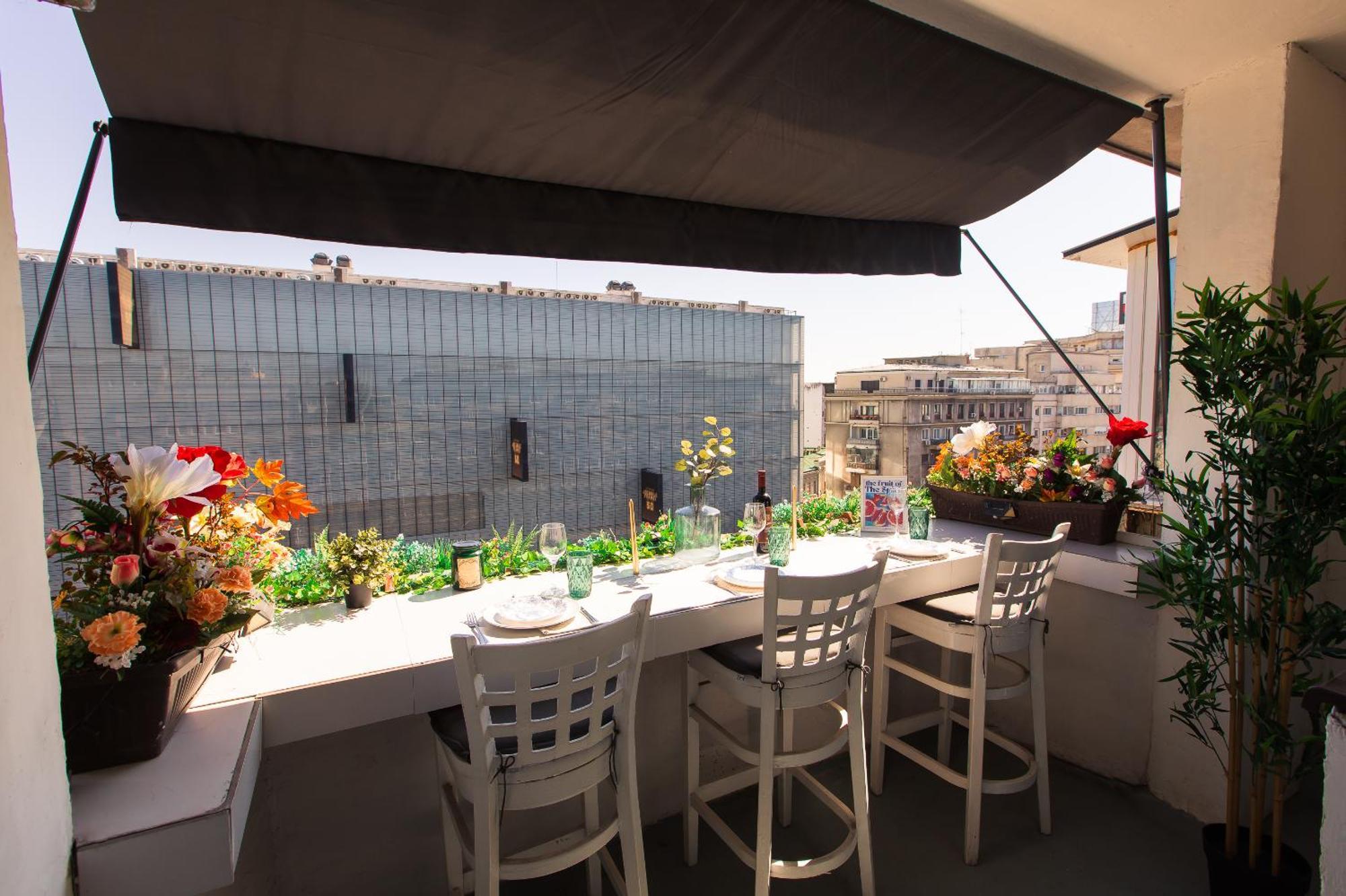 Old Town Apartment With Amazing View From The Balcony 부쿠레슈티 외부 사진